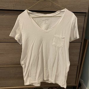White V neck tshirt